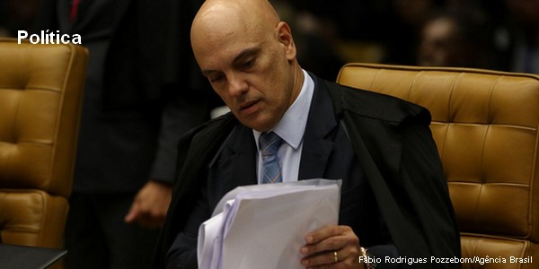 Presidente Bolsonaro formaliza pedido de impeachment de Moraes