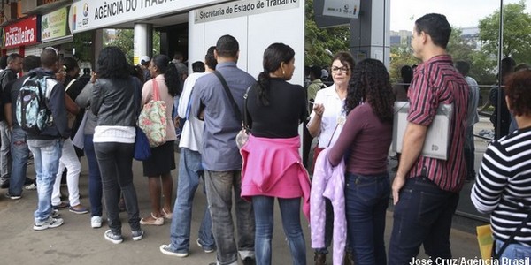 IBGE: desemprego cai para 11,6% em novembro