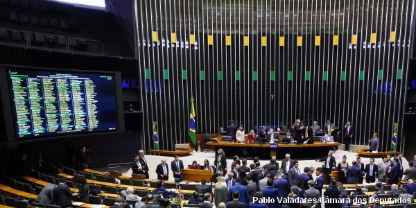 Câmara aprova texto-base do projeto do arcabouço fiscal