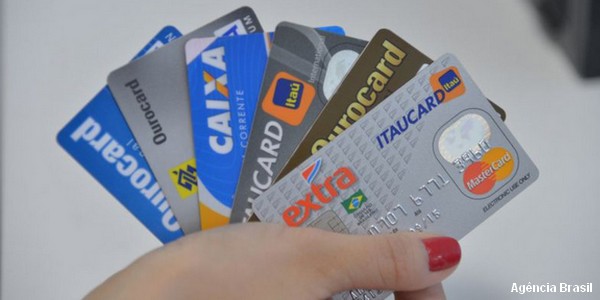 Câmara aprova limite para cartão de crédito e Desenrola