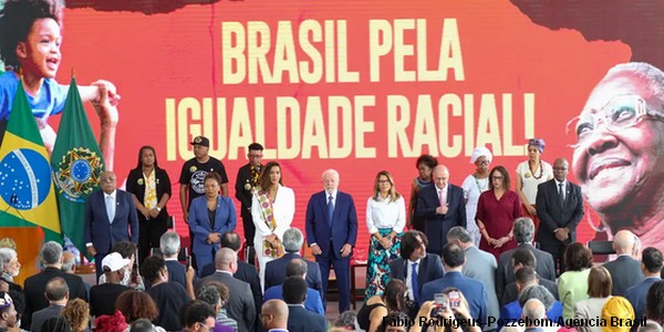 Igualdade racial: Lula lança ações; 5 terras quilombolas são tituladas