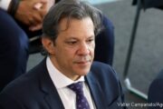 Brasil não sairá da mesa de negociação com EUA, diz Haddad