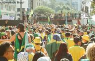 Ato em São Paulo pede anistia a Bolsonaro e exalta Trump