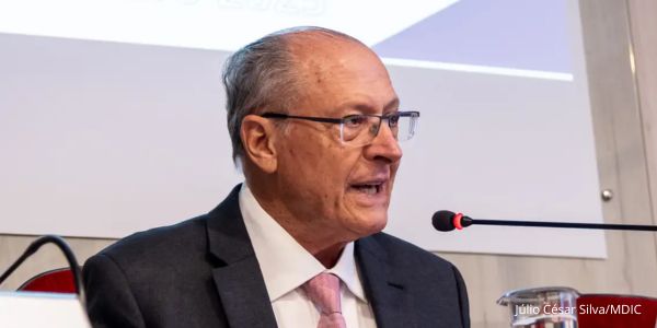 Alckmin: Brasil não perde competitividade com tarifa de 10% dos EUA